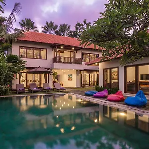 https://amore-villas-canggu-bali.ubudhotelsnow.com